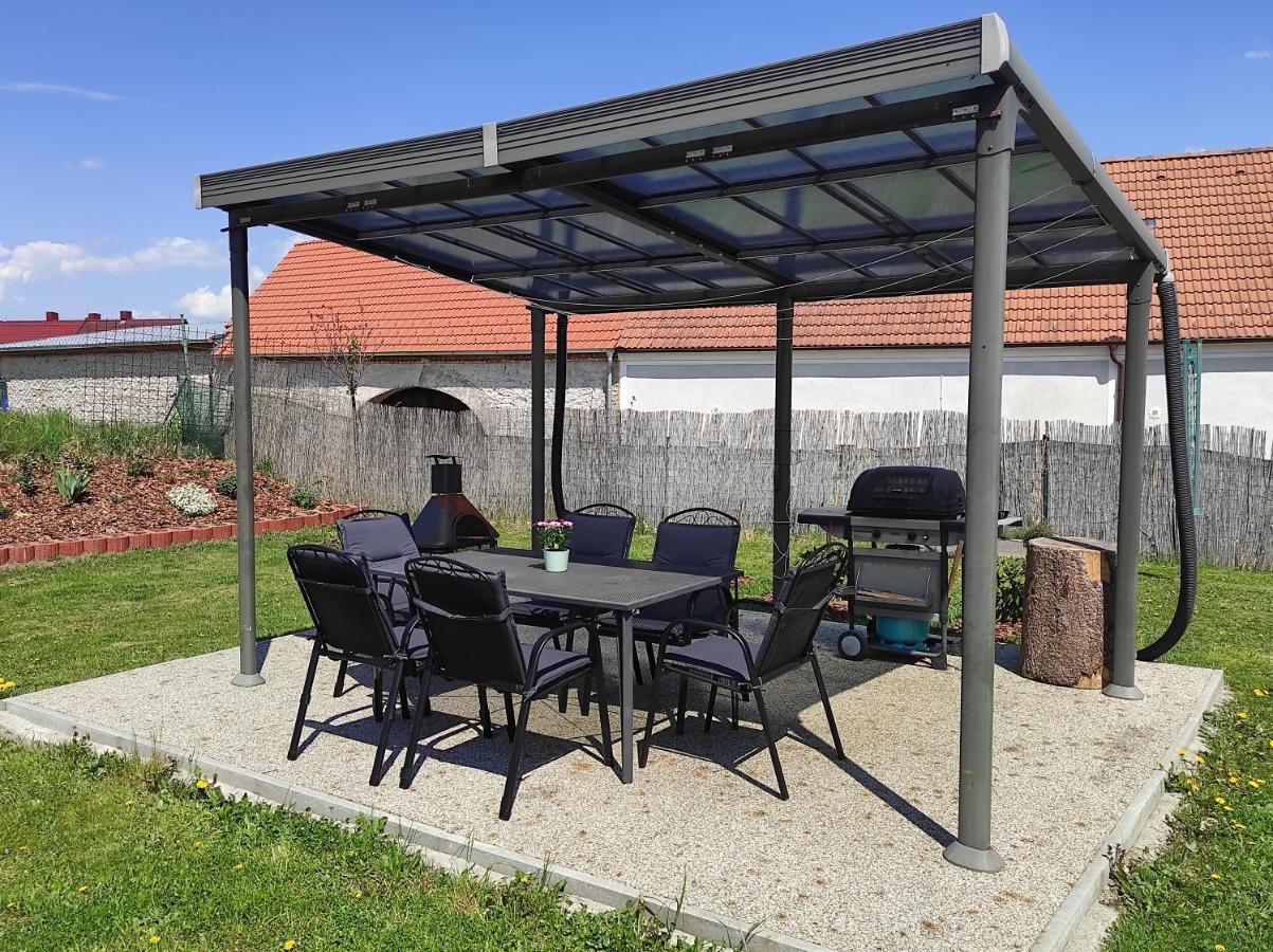 Apartman Pod Sribrnou Horou Lhenice Exterior foto